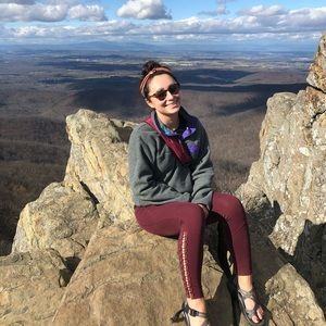 Meet your Posher, Danielle